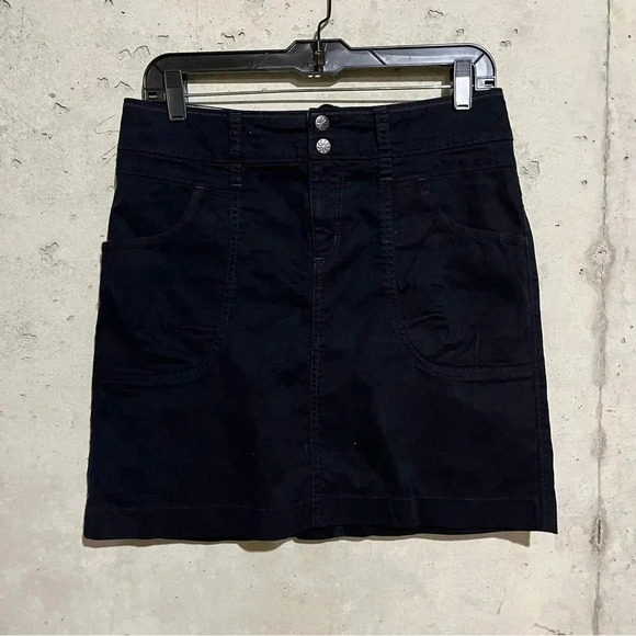 Athleta Everyday Skirt Black Snap Pockets Women’s Size 6 - Picture 1 of 9